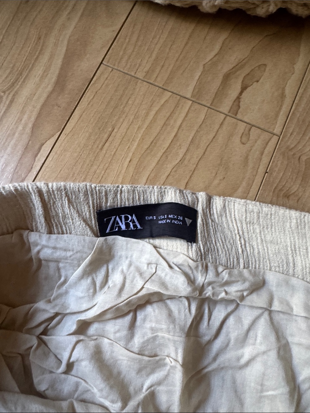 Zara Cream Embroidered Mini Skirt with Shell & Bead Details - Picture 5 of 6